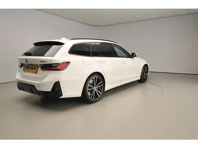 BMW 3 Serie Touring 330e 2024 Hybride Benzine 2