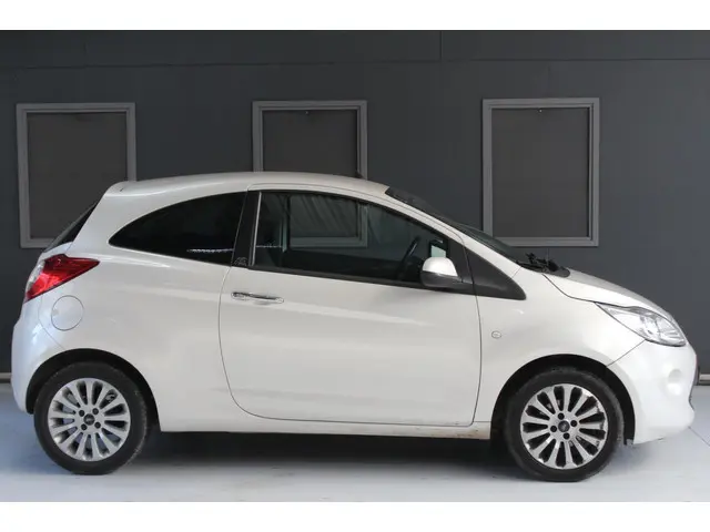 Ford Ka 1.2 Titanium X start/stop 2013 Benzine 4