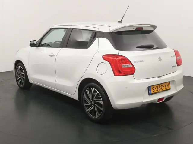 Suzuki Swift 1.2 Style Smart Hybrid 2023 Benzine 3
