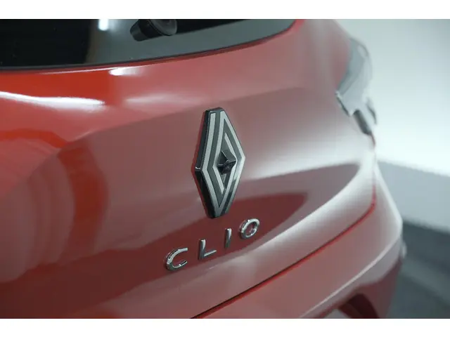 Renault Clio TCe 90 GPF techno 2025 Benzine 25