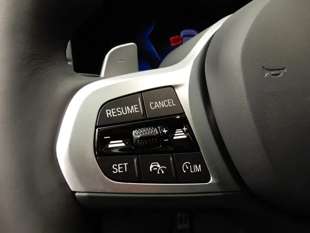 BMW 3 Serie Touring 320i 2024 Benzine 12