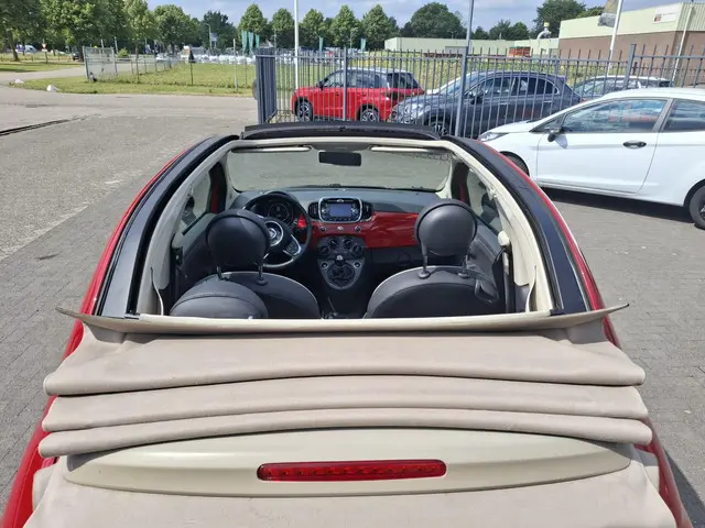 Fiat 500 1.2 Lounge Cabrio 2016 Benzine 10