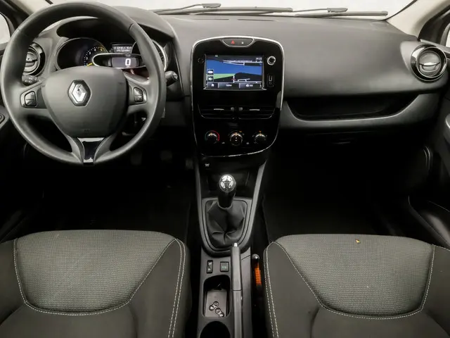 Renault Clio Estate 1.5 dCi Dynamic Sport 2013 Diesel 6