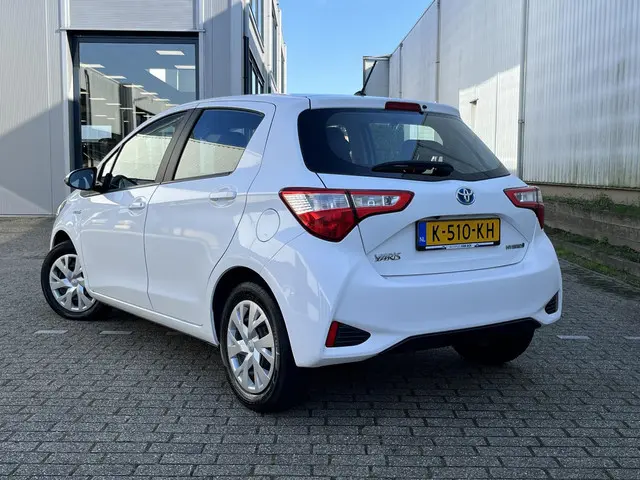 Toyota Yaris 1.5 Hybrid Active 2019 Hybride Benzine 25