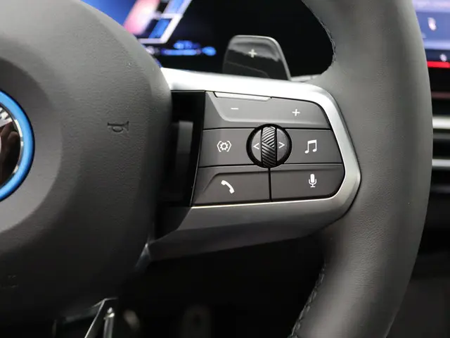 BMW X1 xDrive25e 2025 Hybride Benzine 17