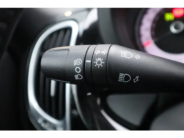 Fiat 500L 1.4-T-JET LOUNGE 2015 Benzine 27