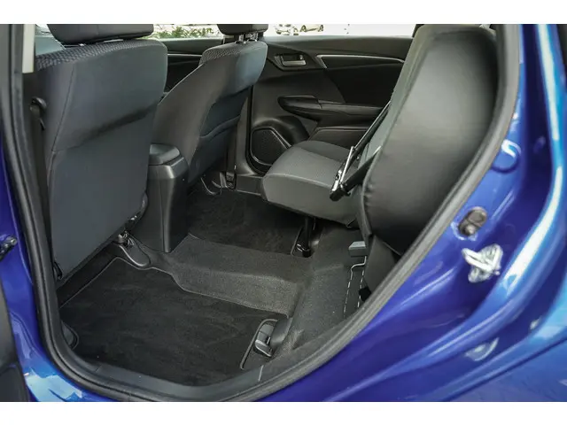 Honda Jazz 1.3i VTEC COMFORT 2018 Benzine 25