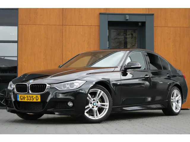 BMW 3 Serie 316i M-Sport | Xenon | Navi prof. 2015 Benzine