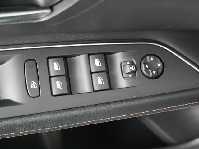 Peugeot 3008 1.6 PureTech GT Line 2019 Benzine 13