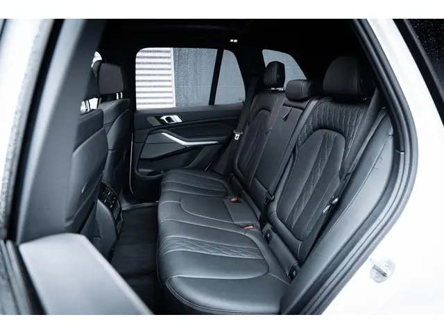 BMW X5 xDrive45e High Executive 2022 Hybride Benzine 45