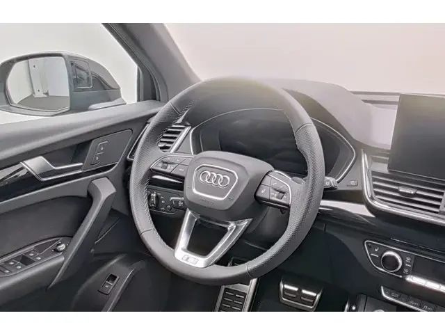 Audi Q5 40 TFSI S edition 2024 Benzine 8