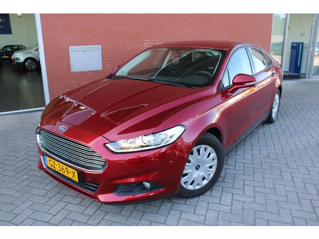 Ford Mondeo 1.0 EcoBoost 125 PK Trend 2015 Benzine 6