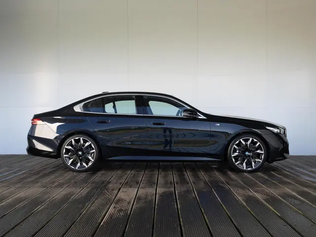 BMW 5 Serie Sedan 520i 2025 Benzine 4