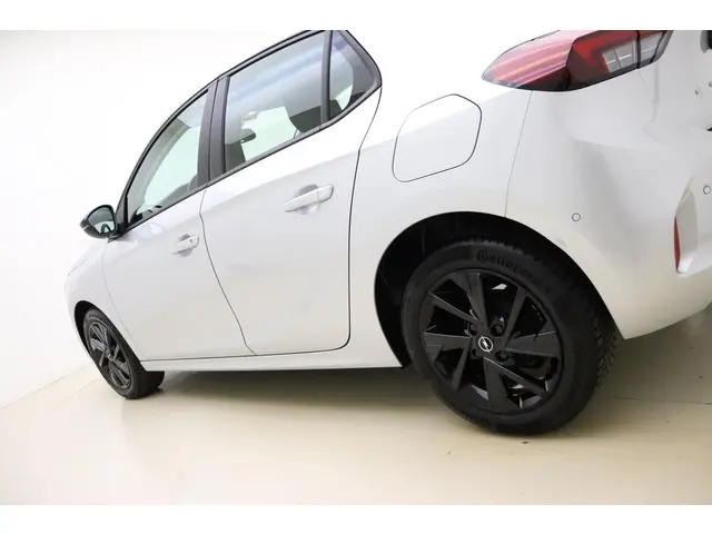 Opel Corsa 1.2 Turbo 100pk Edition 2024 Benzine 18