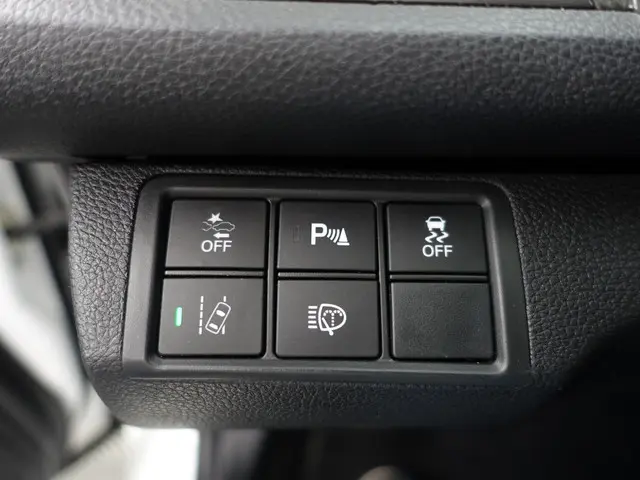 Honda Civic 1.0 i-VTEC Executive Aut- 2018 Benzine 23
