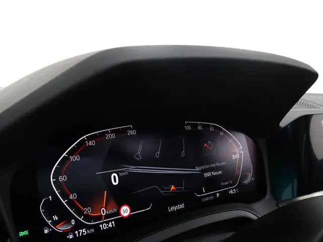 BMW 3 Serie Touring 330i High Executive 2021 Benzine 23