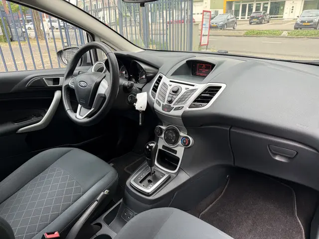 Ford Fiesta 1.4 Titanium 2012 Benzine 19