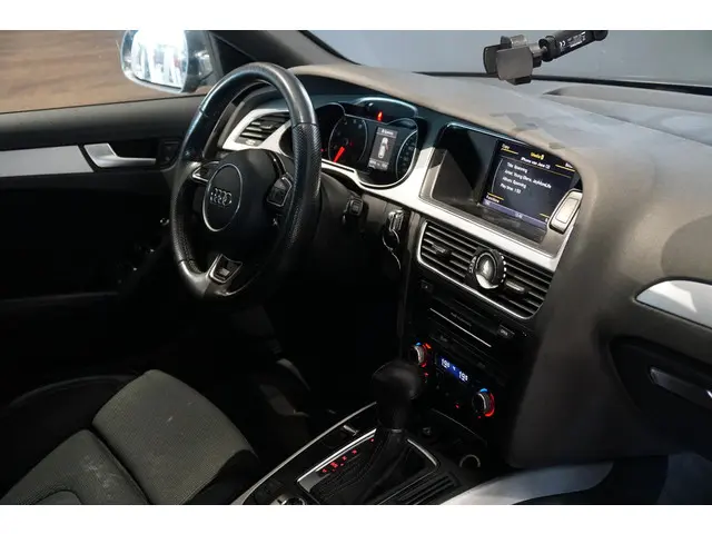 Audi A4 Avant 1.8 TFSI S Edition 2015 Benzine 8