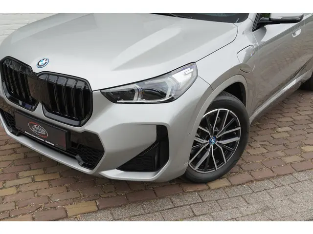 BMW X1 xDrive25e 2024 Hybride Benzine 21