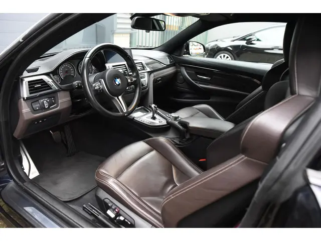 BMW M4 4-serie Coupé Competition 2017 Benzine 31