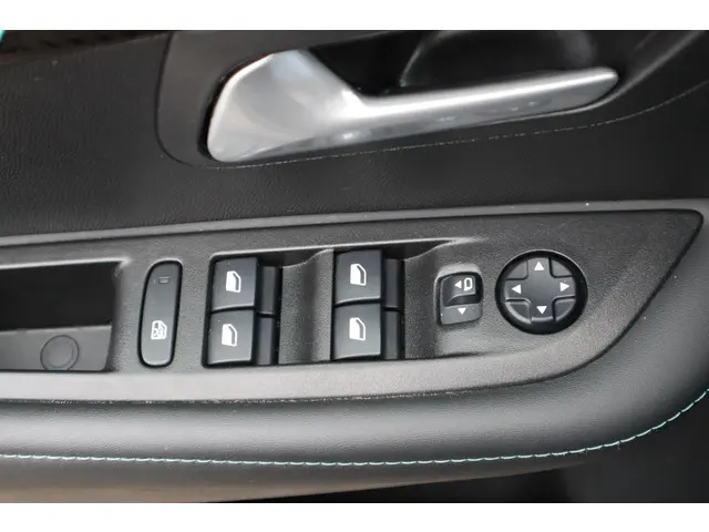 Peugeot 208 1.2 PURETECH ALLURE-PACK SKY 2020 Benzine 23