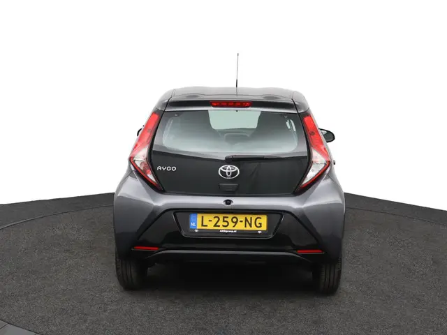Toyota Aygo 1.0 VVT-i x-play 2021 Benzine 46