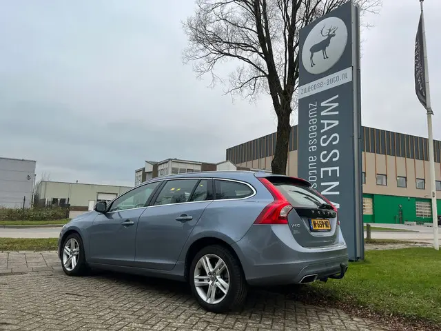 Volvo V60 T5 245pk Summum Automaat 2017 Benzine 3