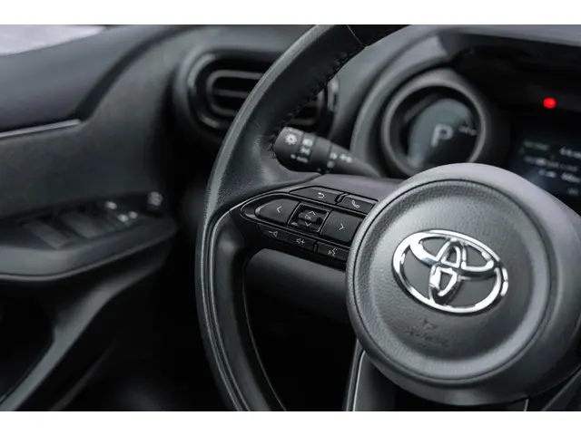 Toyota Yaris 1.5 Hybrid Dynamic 2021 Hybride Benzine 23