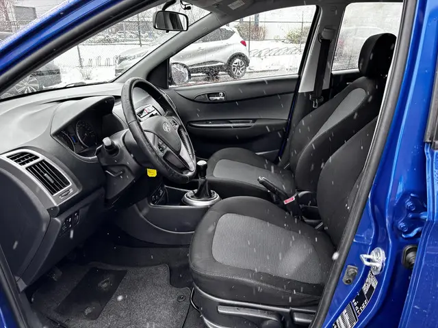 Hyundai i20 1.2i i-Deal 2014 Benzine 8