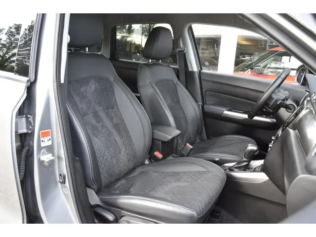 Suzuki Vitara 1.5 Hybrid Style 2023 Hybride Benzine 28