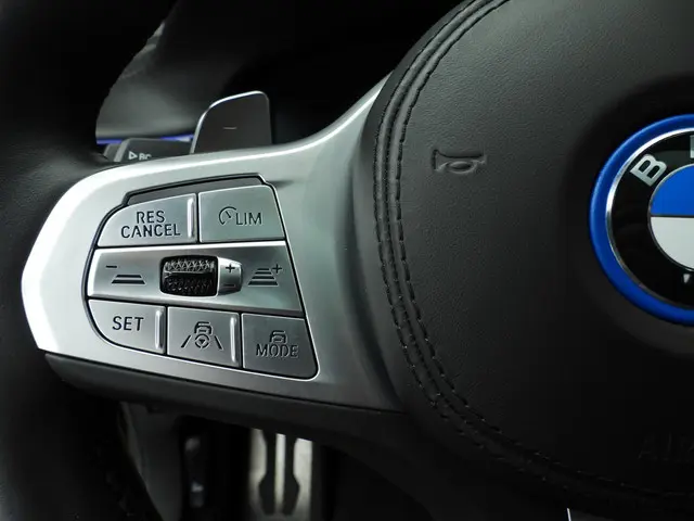 BMW 7 Serie 745e 2022 Hybride Benzine 13