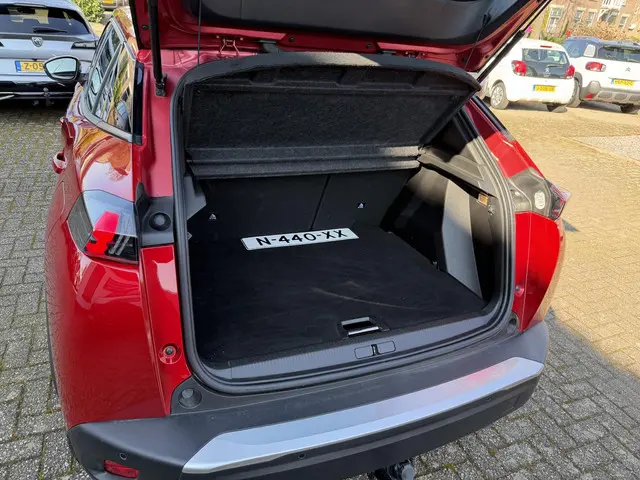 Peugeot 2008 1.2 Turbo 100 PK Active Pack 2021 Benzine 37