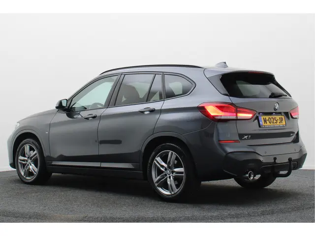 BMW X1 sDrive18i High Executive M Sport 2021 Benzine 3