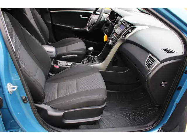 Hyundai i30 Wagon 1.6 GDI i-Motion 2012 Benzine 12
