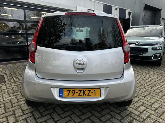 Opel Agila 1.2 Edition 2012 Benzine 8