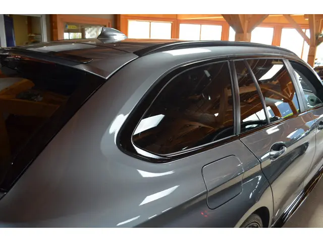 BMW 5 Serie 540i xDrive Touring 340 pk 2017 Benzine 44