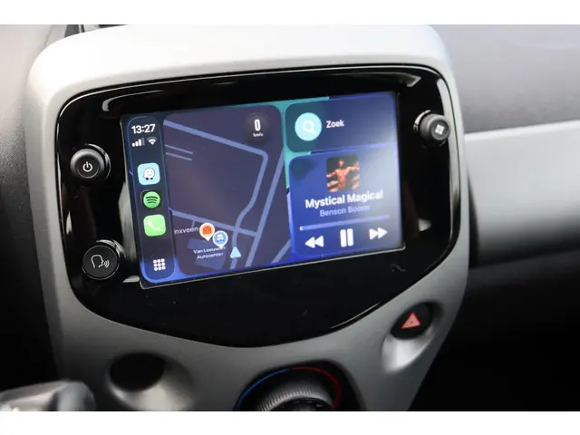 Toyota Aygo 1.0 VVT-i x-play Apple carplay, 2020 Benzine 3