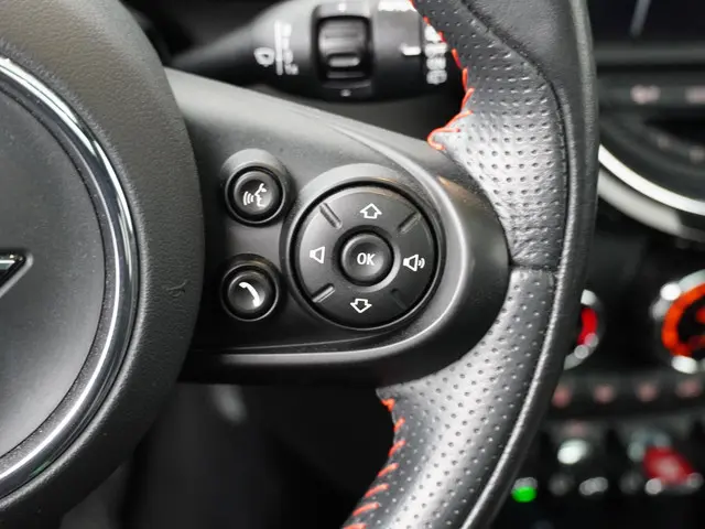 MINI 5-Deurs Cooper Dalston Edition 2021 Benzine 20