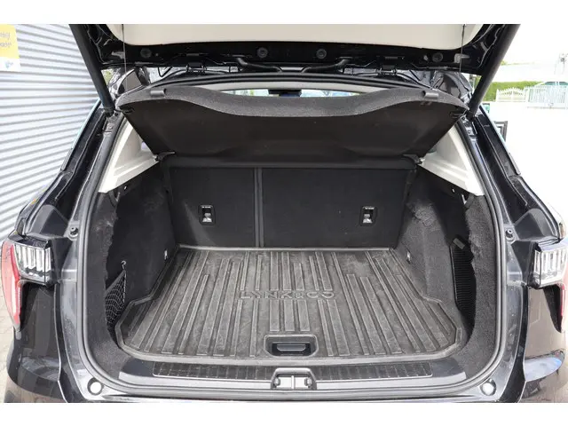 Lynk & Co 01 Lynk&Co 1.5 2023 Hybride Benzine 19