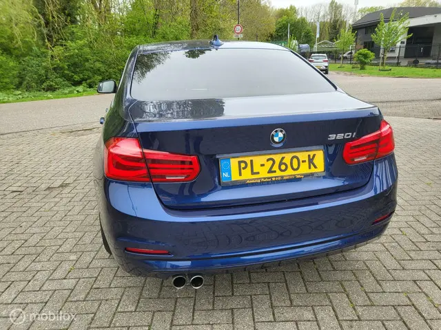 BMW 3 Serie 320i High Executive 2017 Benzine 5