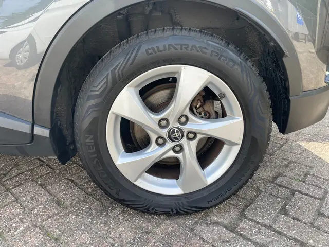 Toyota C-HR 1.8 Hybrid Active 2019 Hybride Benzine 6