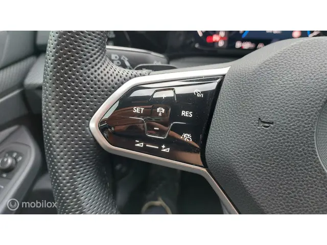 Volkswagen Golf 1.5 eTSI R-Line Business+ 2022 Benzine 20