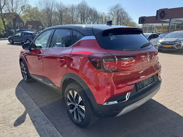 Renault Captur 1.3 TCe 140pk EDC Techno!! 2024 Benzine 8