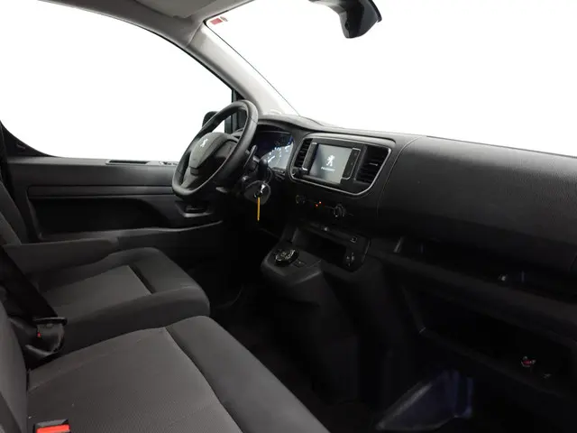 Peugeot Expert 2.0 BlueHDI 145 L3 2023 Diesel 39