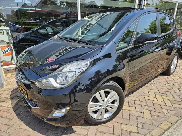 Hyundai ix20 1.6i Go! automaat,panorama,camera 2013 Benzine 2