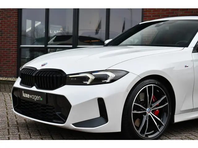 BMW 3 Serie 330d M-Sport Pro 2023 Diesel 21