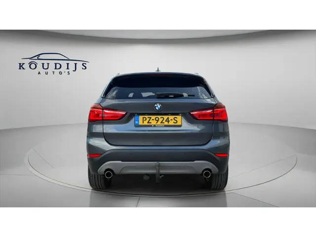 BMW X1 SDrive20i Executive, 1ste eigenaar 2017 Benzine 35