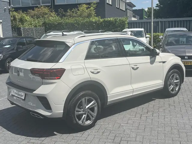 Volkswagen T-Roc 3