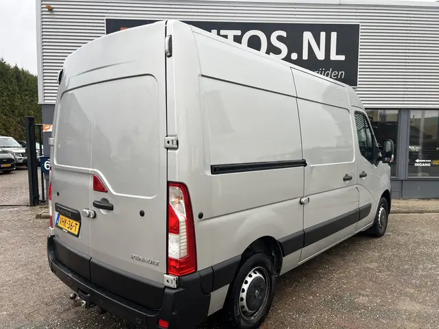 Renault Master T35 2.3 dCi 135 L2H2 2020 Diesel 28