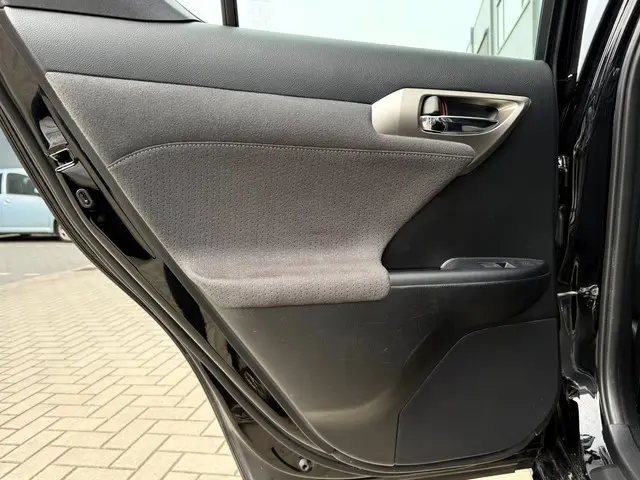 Lexus CT 200h Business Line 2018 Hybride Benzine 14